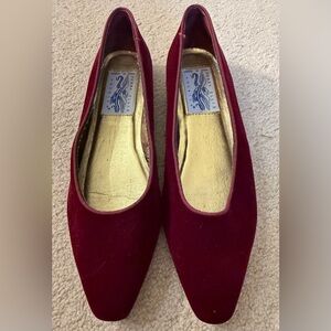 Perry Ellis America Women's Velvet Burgundy Flats